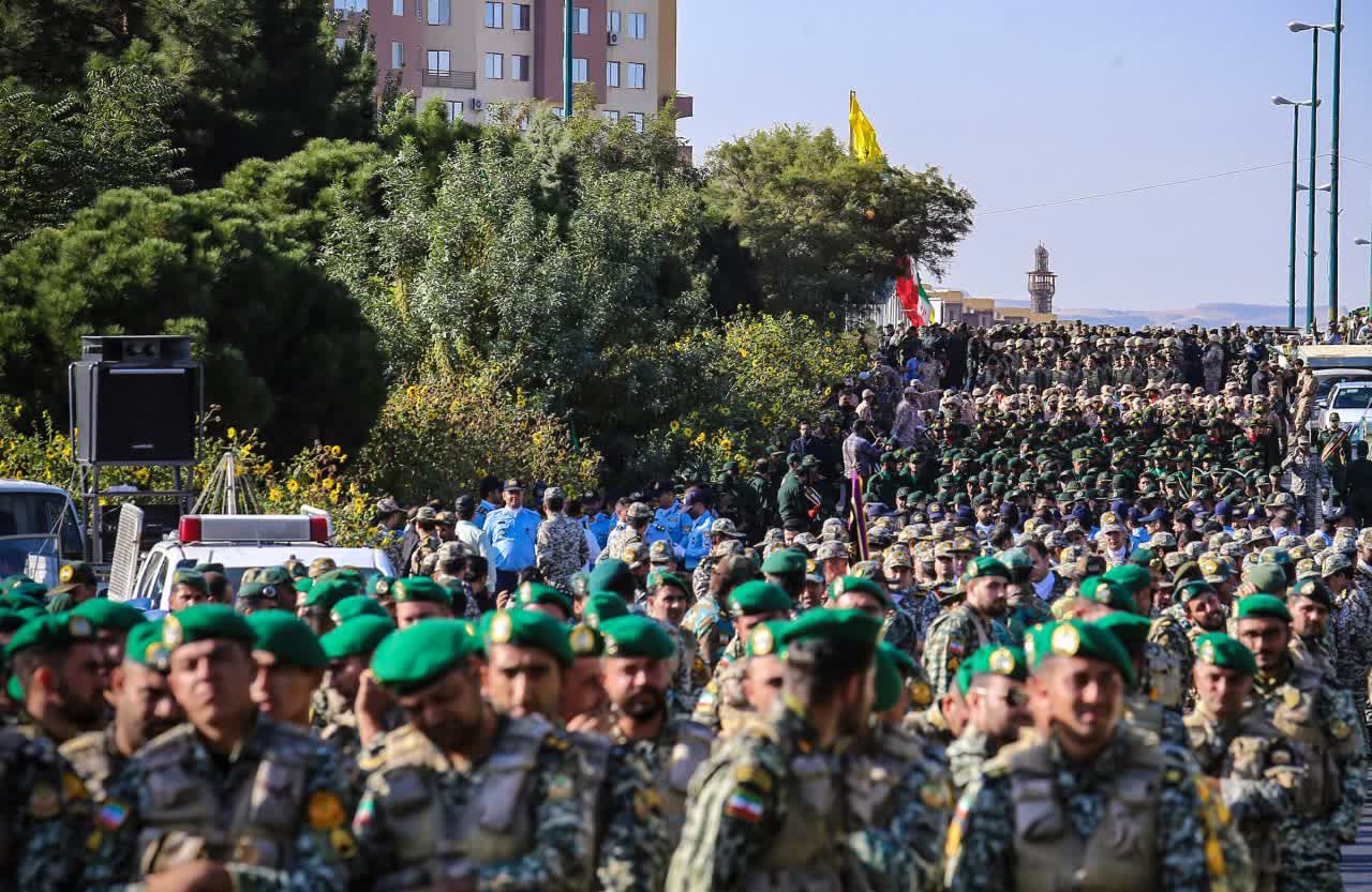 رژه نیروهای مسلح تبریز