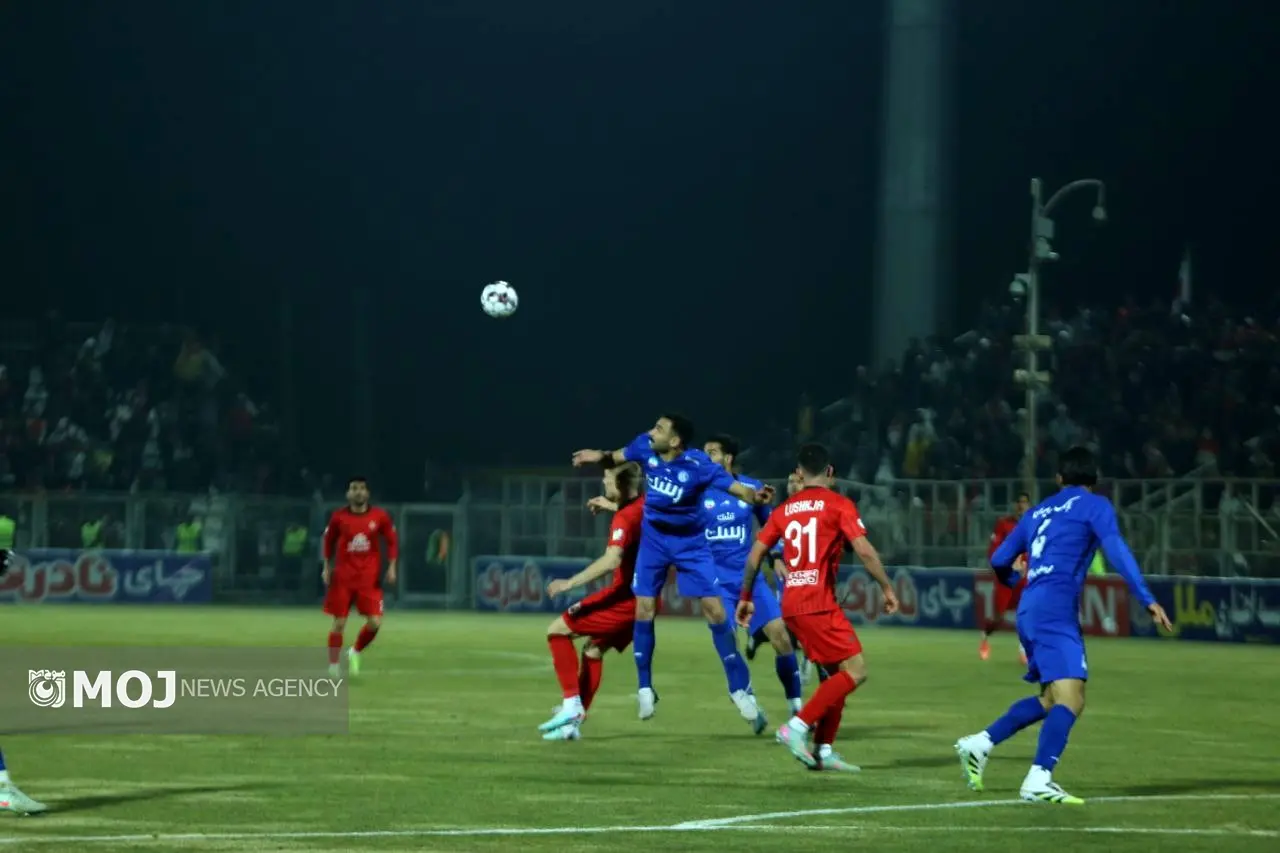 تراکتور تبرزز