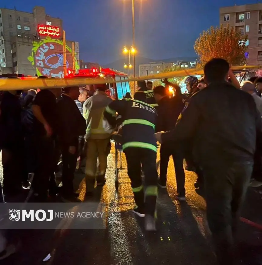 واژگونی خودرو حامل میلگرد