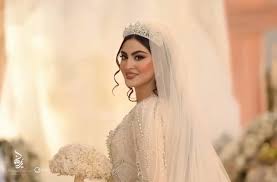 ازدواج مریم مومن