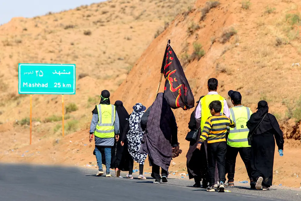  زائران پیاده امام رضا (ع) 