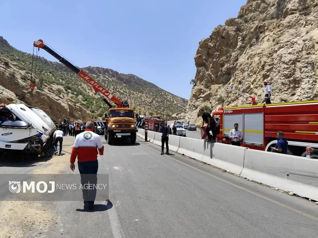 حادثه واژگونی مرگبار در استان فارس