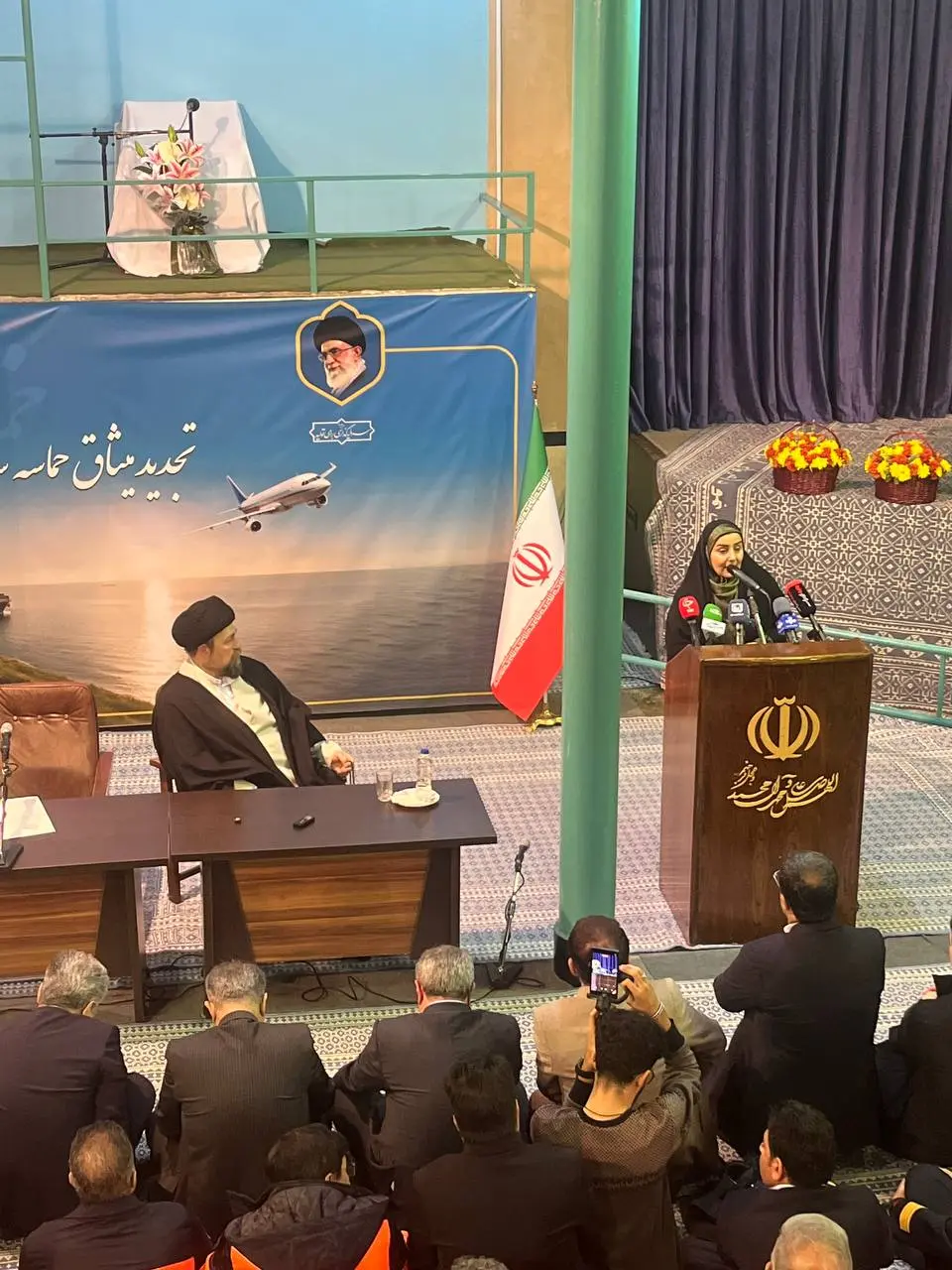 وزیر راه و شهرسازی در حسینیه امام خمینی