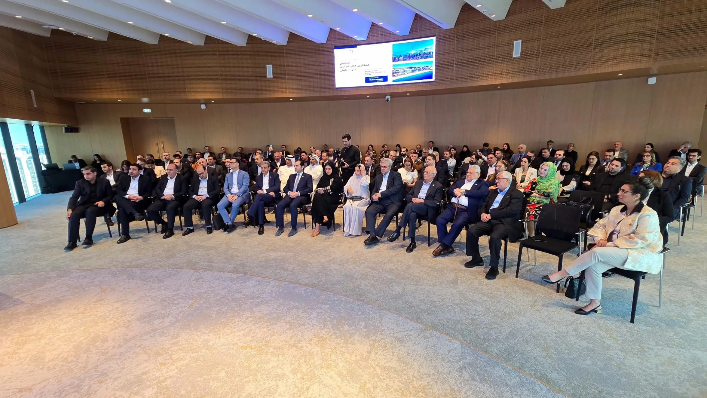 نشست مشترک بازرگانان ایرانی دبی و کیش