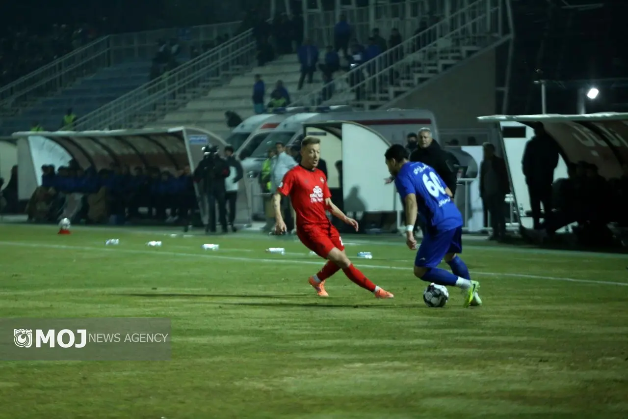 تراکتور تبرزز