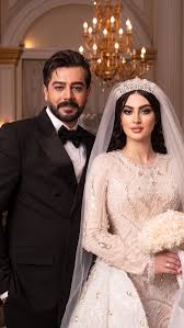 ازدواج مریم مومن