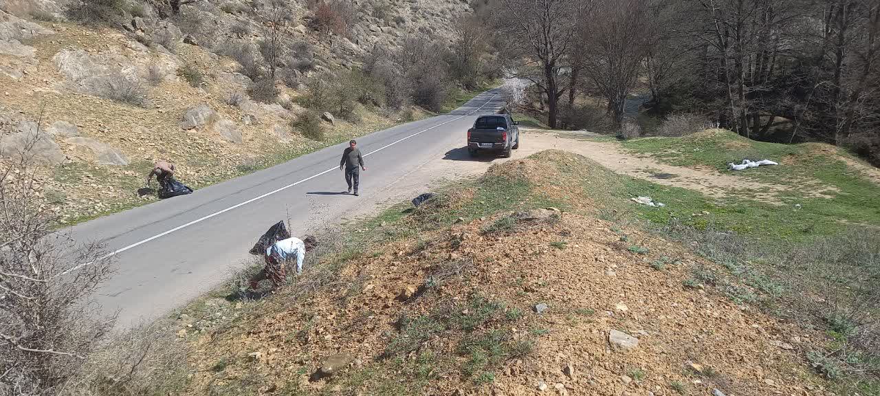 پاکسازی جاده دهستان زانوس رستاق کجور مازندران 