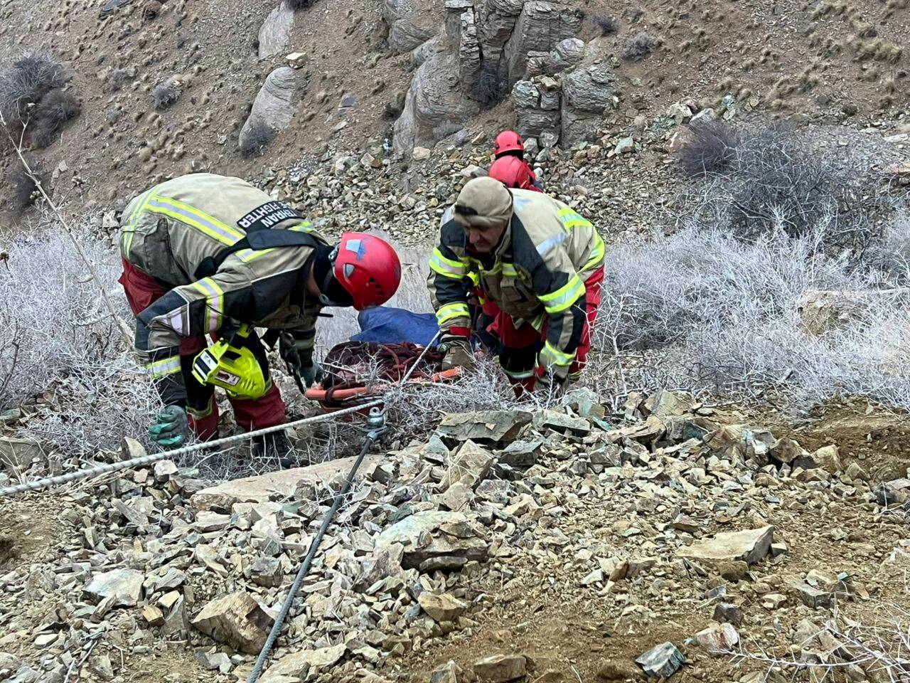 حادثه سقوط خودرو در دره