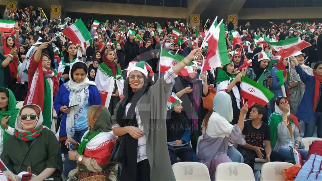 حضور بانوان در ورزشگاه