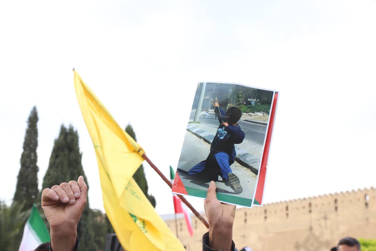 تجمع مردم شیراز در حمایت از عملیات سپاه پاسداران