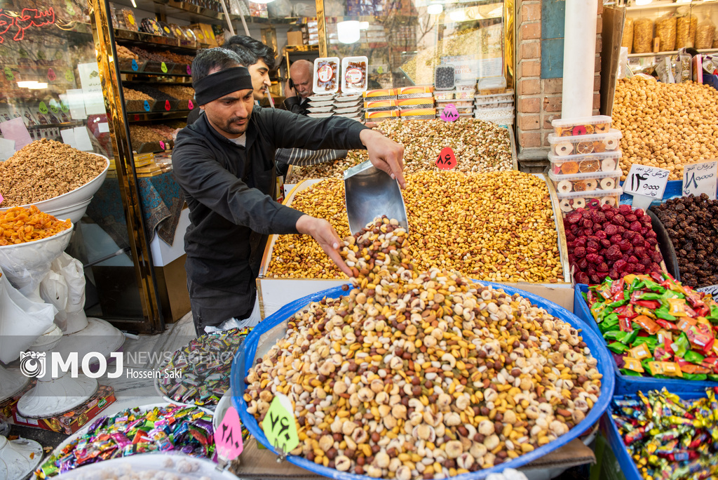 خرید آجیل در آستانه شب یلدا