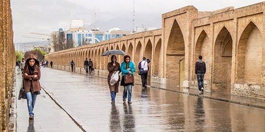 کاهش ۸ درجه ای دمای هوا در اصفهان / تداوم بارش ها 
