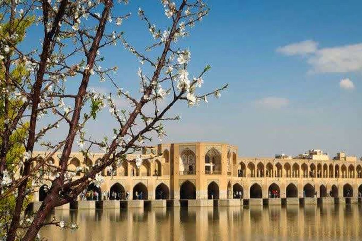هوای اصفهان با شاخص کیفی ۶۱ سالم است