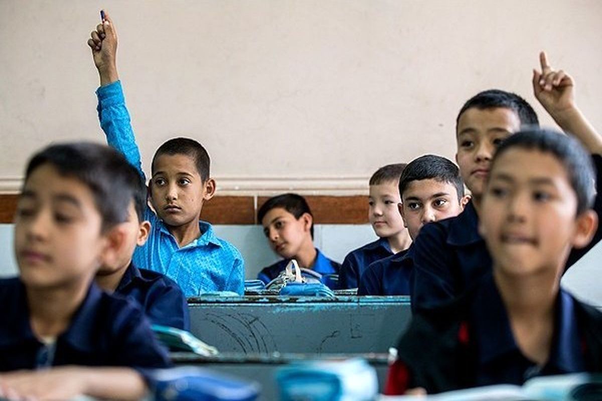  هزینه تحصیل کودکان افاغنه هر سال بیشتر می شود/بودجه عمومی کشور باید خرج دانش آموز ایرانی شود
