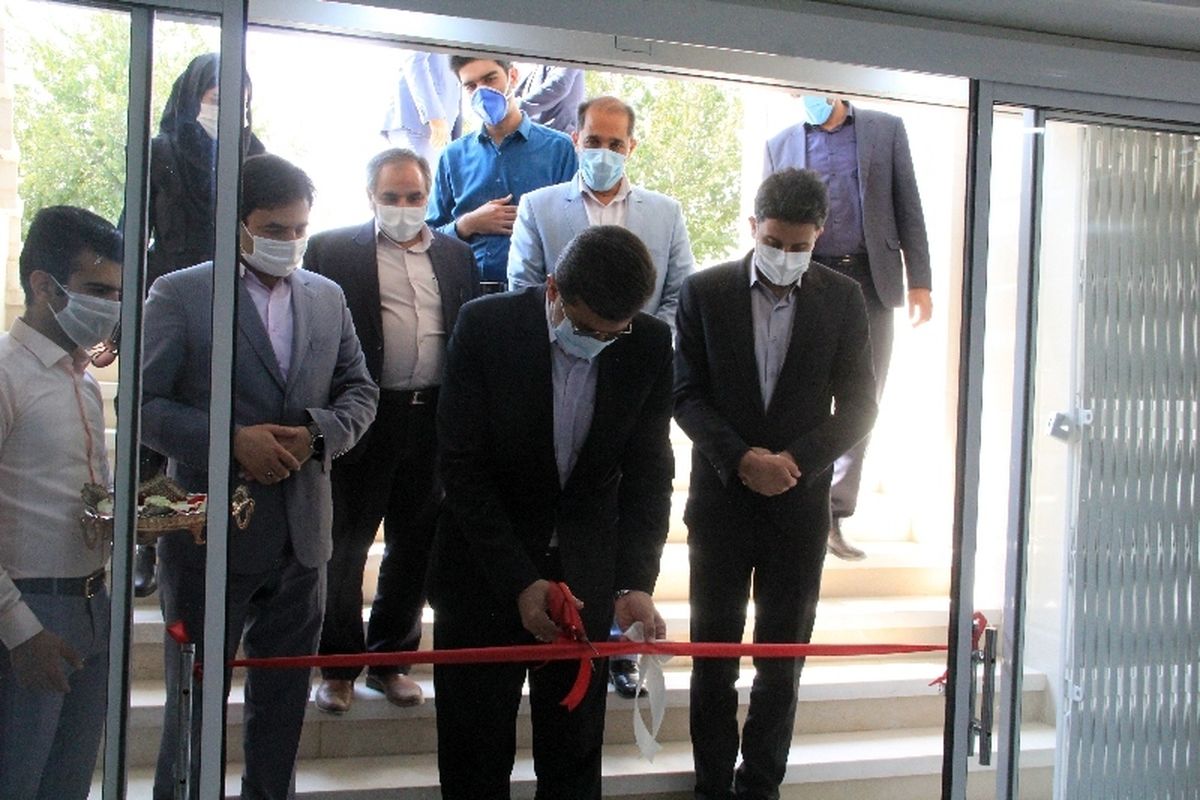کلینیک و ازمایشگاه دامپزشکی به مناسبت هفته دامپزشکی در یزد افتتاح شد