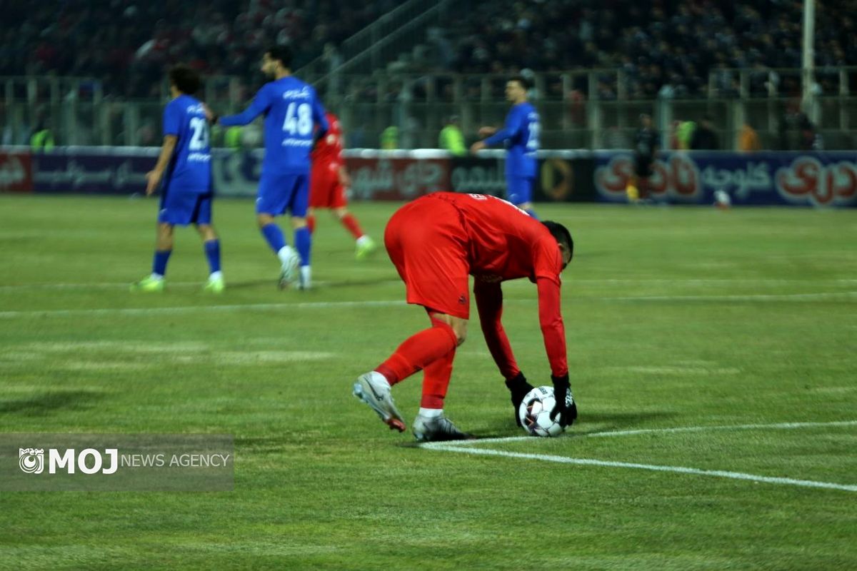 تراکتور تبرزز