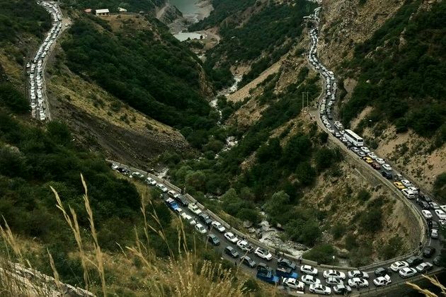 ترافیک سنگین در محورهای چالوس و آزادراه قزوین - رشت