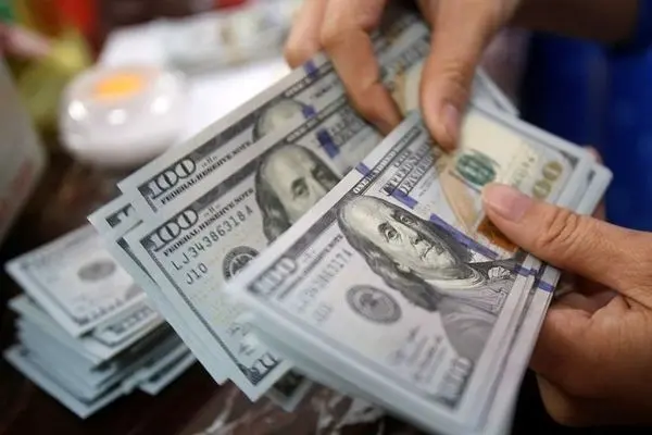 نداشتن وزیر اقتصاد به التهاب بازار دامن زده است/تأثیر عدم مدیریت واردات بر ضعف اقتصاد کشور