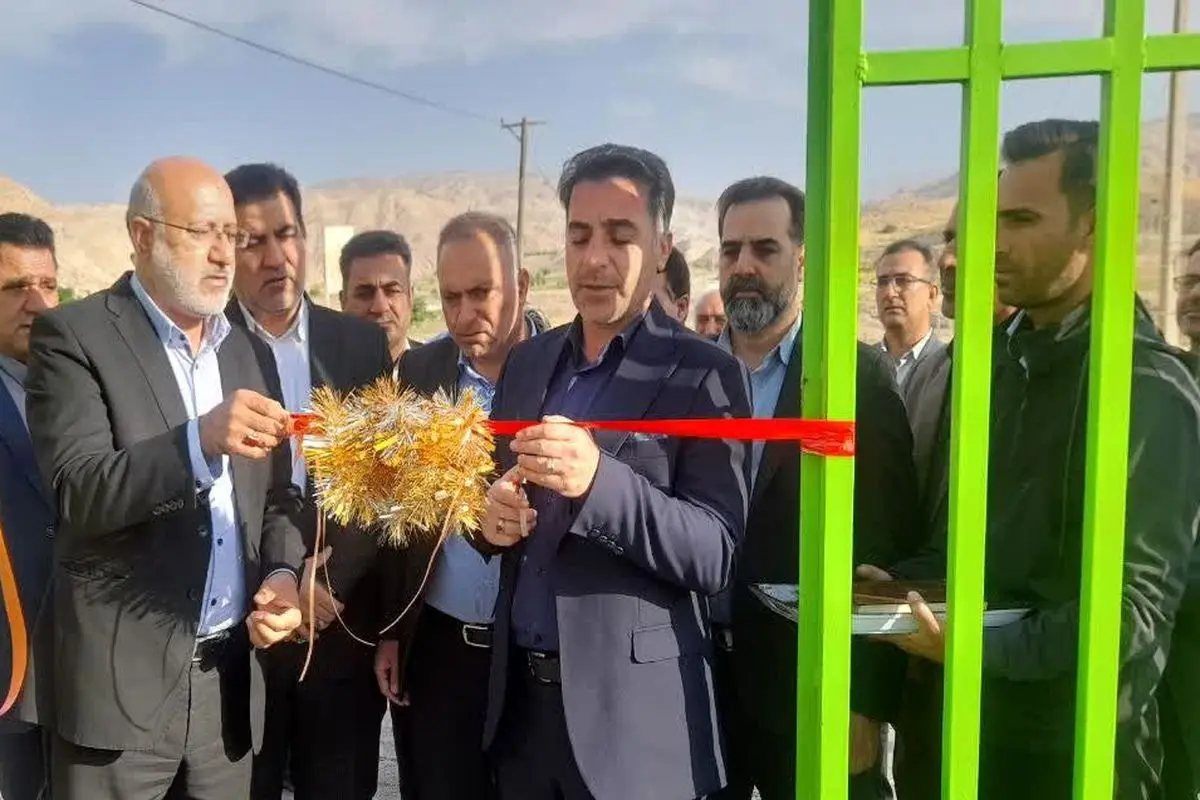 افتتاح چمن مصنوعی روستای هفتکده از توابع بخش زرین‌ آباد