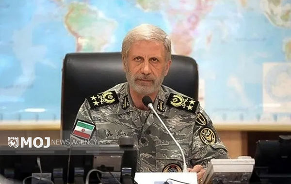 بازدید فرمانده کل ارتش از توان رزم یگان‌های نیروی زمینی در غرب کشور + فیلم