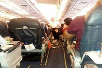 واکنش هواپیمایی تابان به اعتراض مسافران برای غذاهای بدبو: جبران می کنیم!