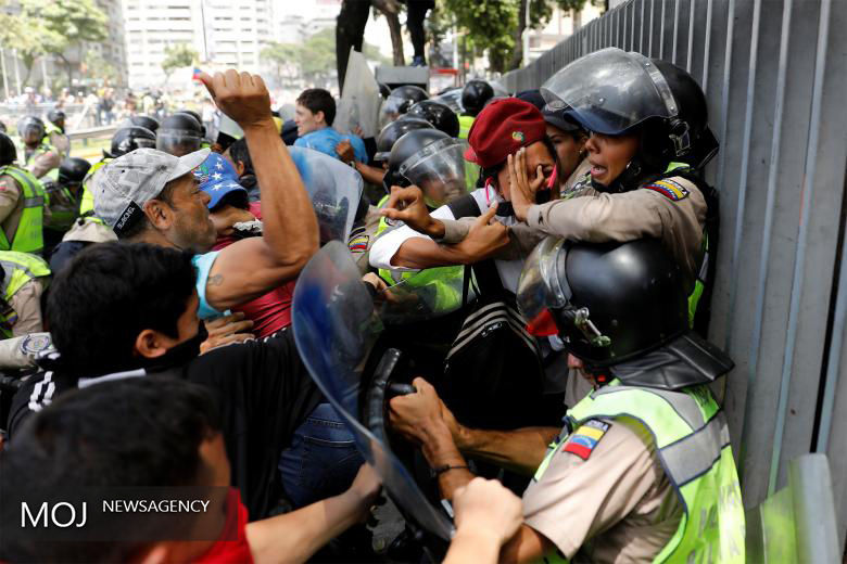 تظاهرات و درگیری مردم با پلیس در ونزوئلا