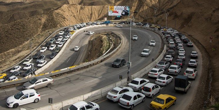 جاده کندوان زیر بار ترافیک سنگین