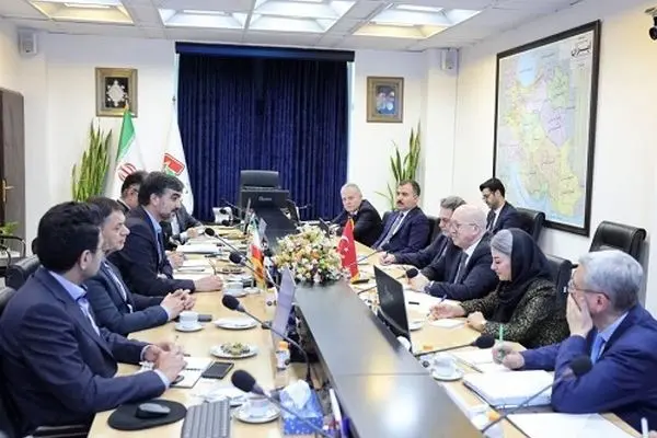 افزایش سطح مبادلات تجاری و حمل‌ونقل بین‌المللی بین جمهوری اسلامی ایران و ترکیه از اولویت‌های وزارت راه و شهرسازی است