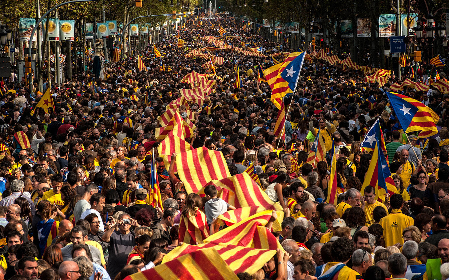 محکومیت خشونت پلیس توسط معترضان کاتالونیایی