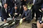 ادای احترام وزیر صمت به مقام شامخ شهدای زنجان 