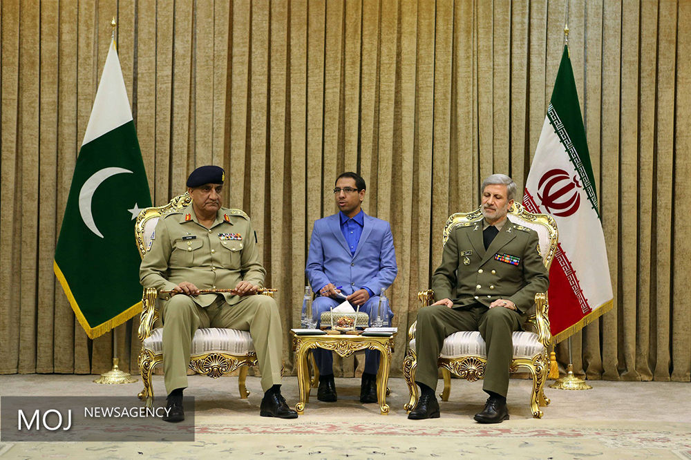 دیدار رییس ارتش پاکستان با وزیر دفاع ایران