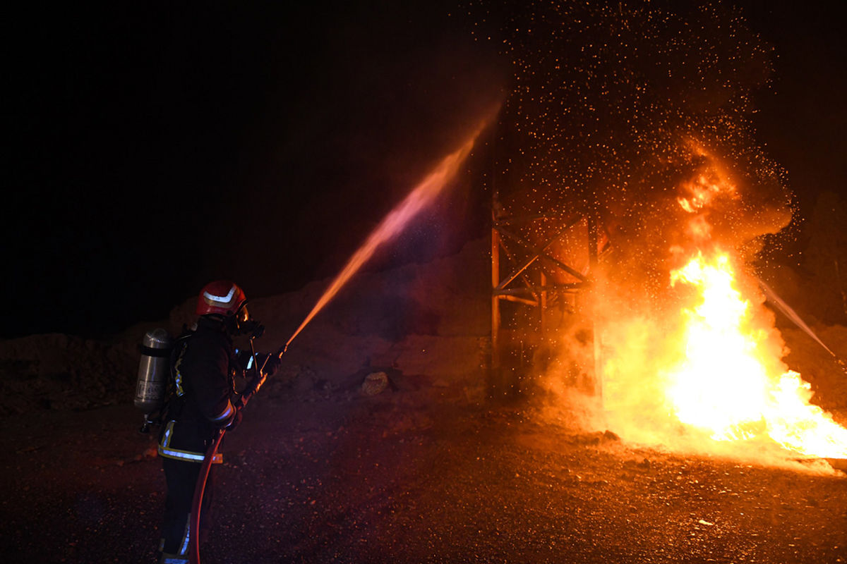 آتش‌سوزی کارخانه آرتا پلاست نمین با ۶ مسموم 