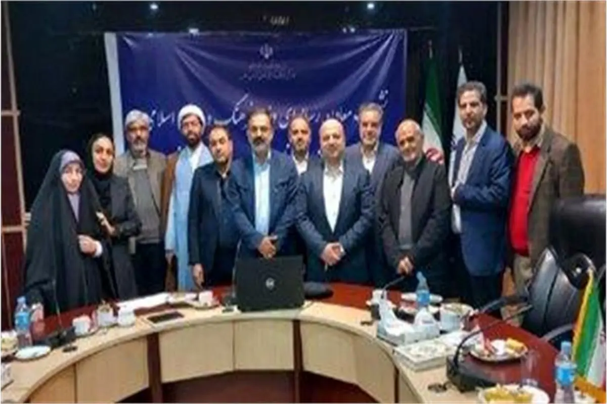 محمدرضا نوروزپور معاون مطبوعاتی وزارت فرهنگ و ارشاد اسلامی پس از دیدار با فعالان رسانه‌ای مشهد 