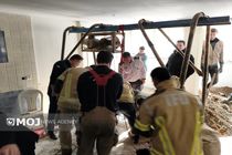  دو کارگر گرفتار در چاه ۲۵ متری در بلوار آفریقا نجات یافتند