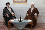 رئیس جمهور با آیت‌الله مکارم شیرازی دیدار کرد