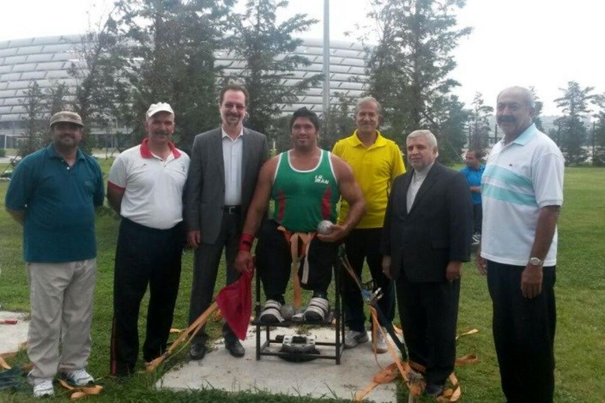 سفیر ایران از اردوی تیم ملی در باکو بازدید کرد