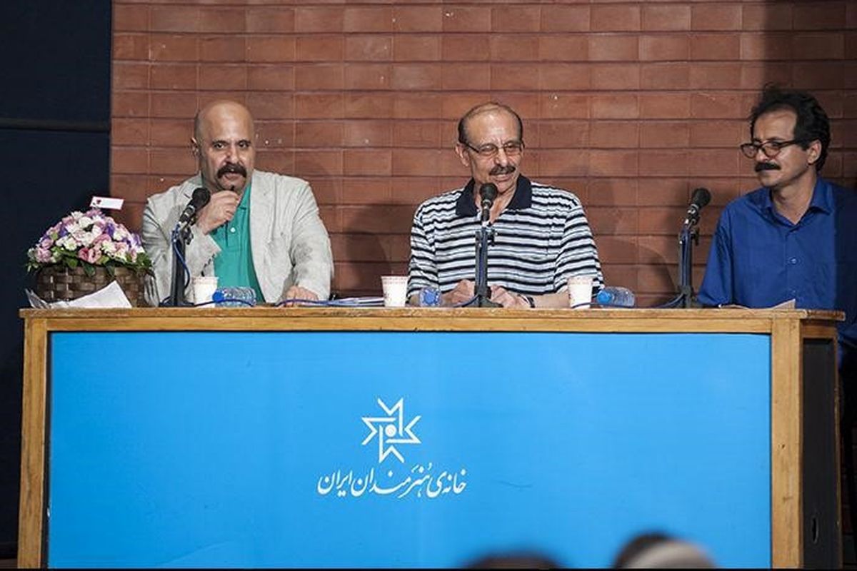 سهیل محمودی: بزرگان جامعه‌ خود را تنها گذاشتیم