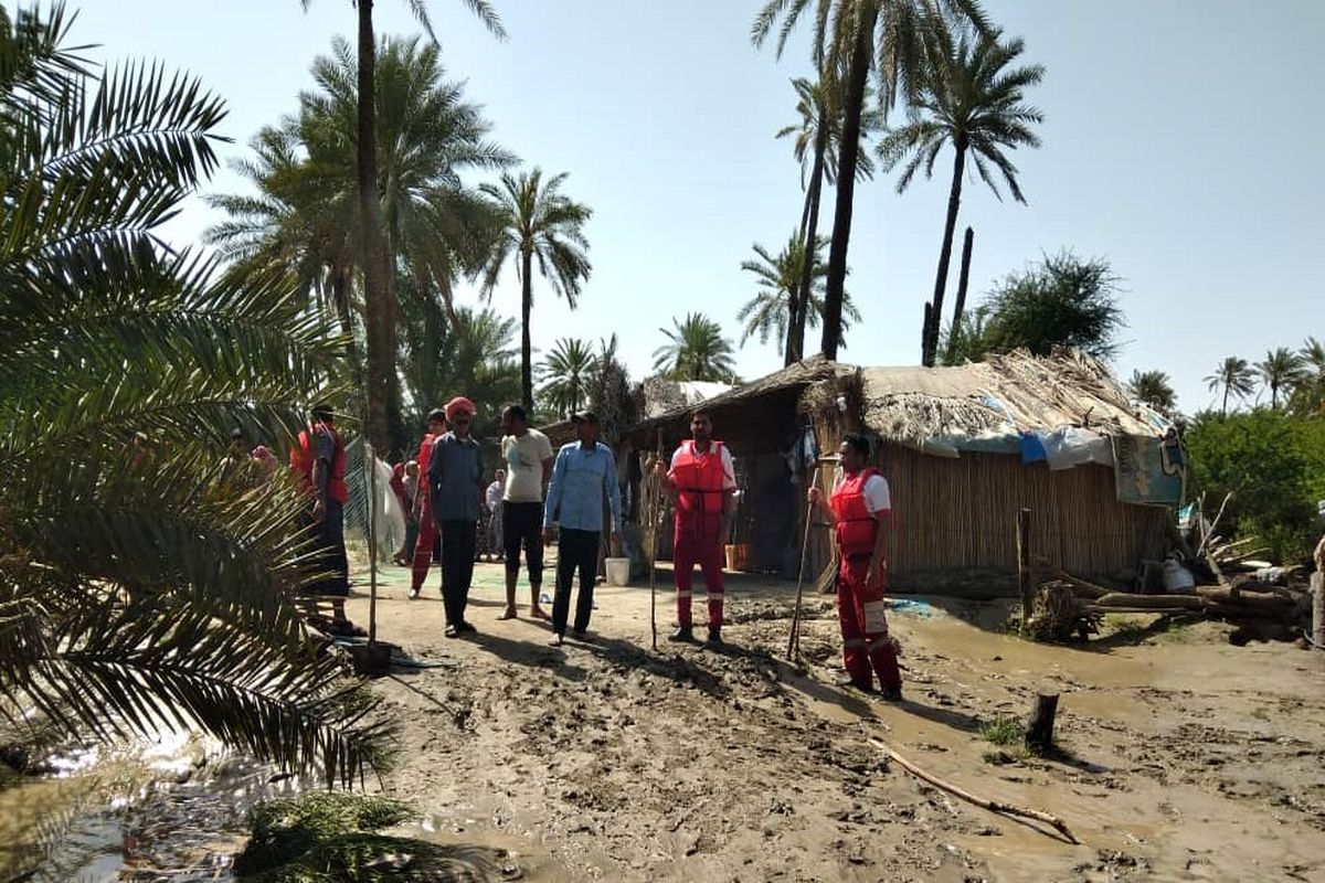 تخریب جاده‌های روستایی و آبگرفتگی مزارع در پی بروز سیل در بندزک