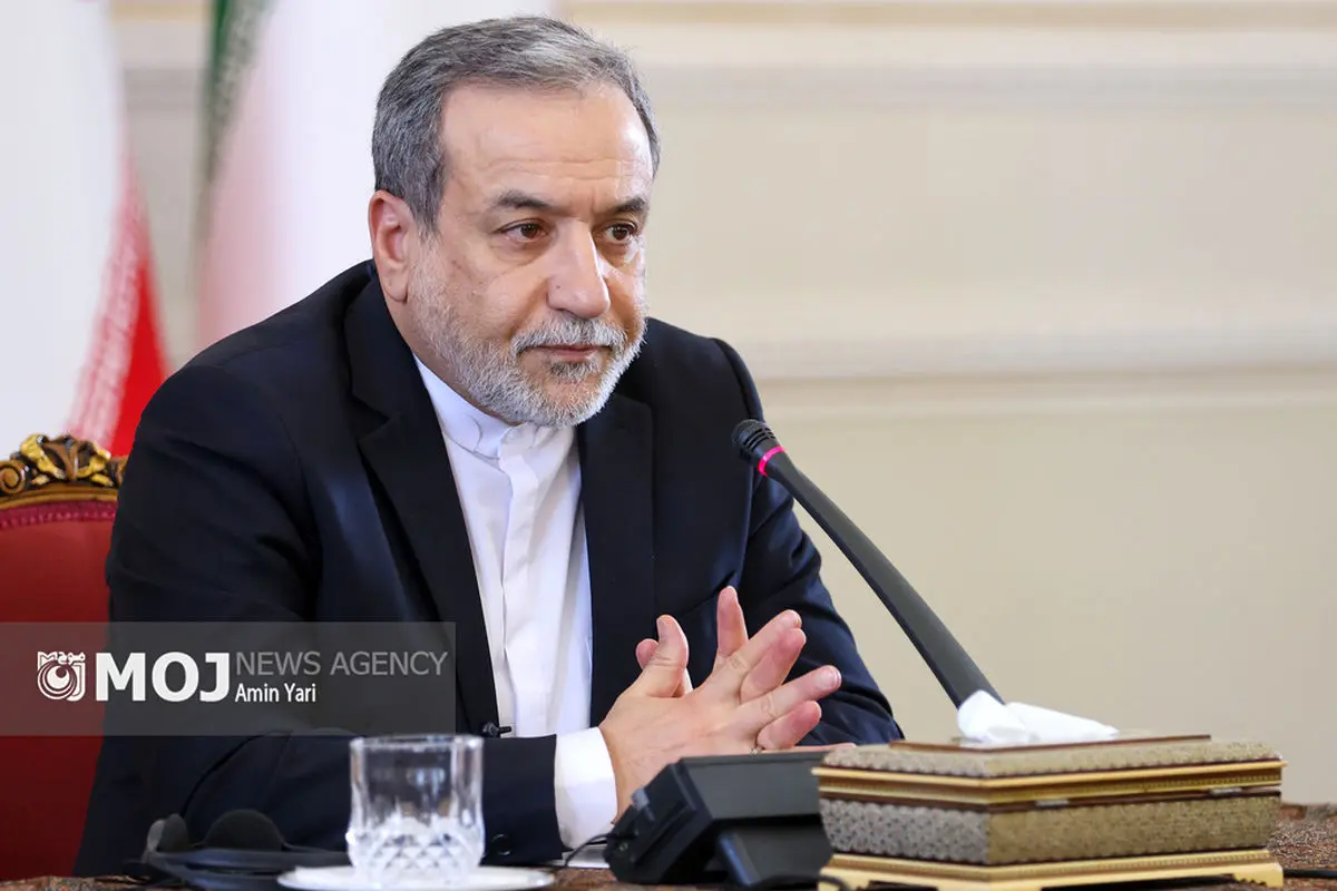 نشست وزیر امور خارجه با سفرا، کارداران و روسای نمایندگی‌های خارجی