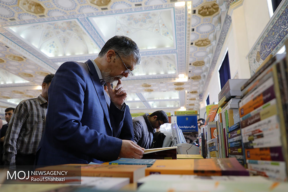 بازدید وزیر ارشاد از سی و دومین نمایشگاه کتاب تهران