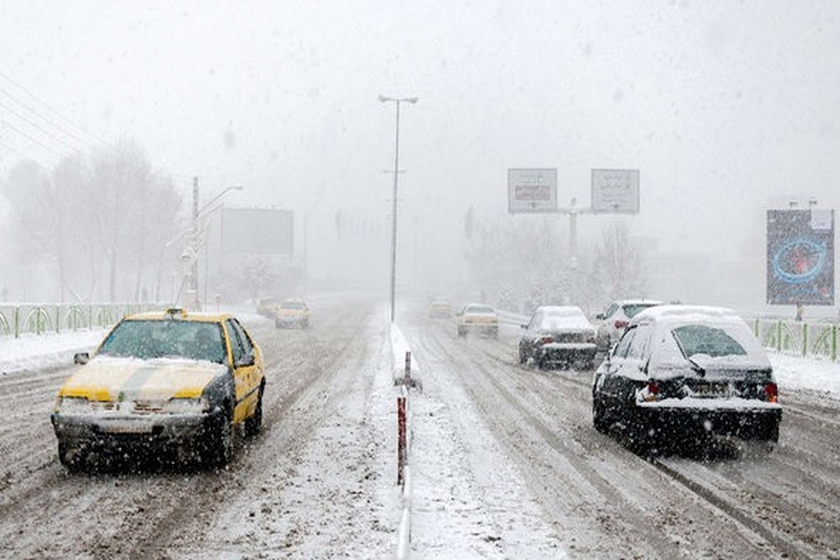 بارش برف و باران در جاده‌های ۵ استان کشور