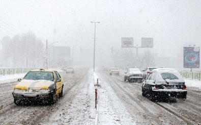 بارش برف و باران در محورهای ۱۶ استان کشور