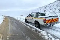 تداوم عملیات برف‌روبی در محورهای کوهستانی فارس؛ تردد جریان دارد