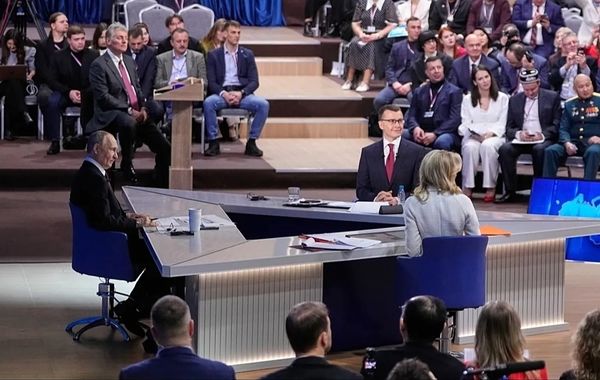 لحظه عجیب خواستگاری در نشست خبری پوتین + فیلم