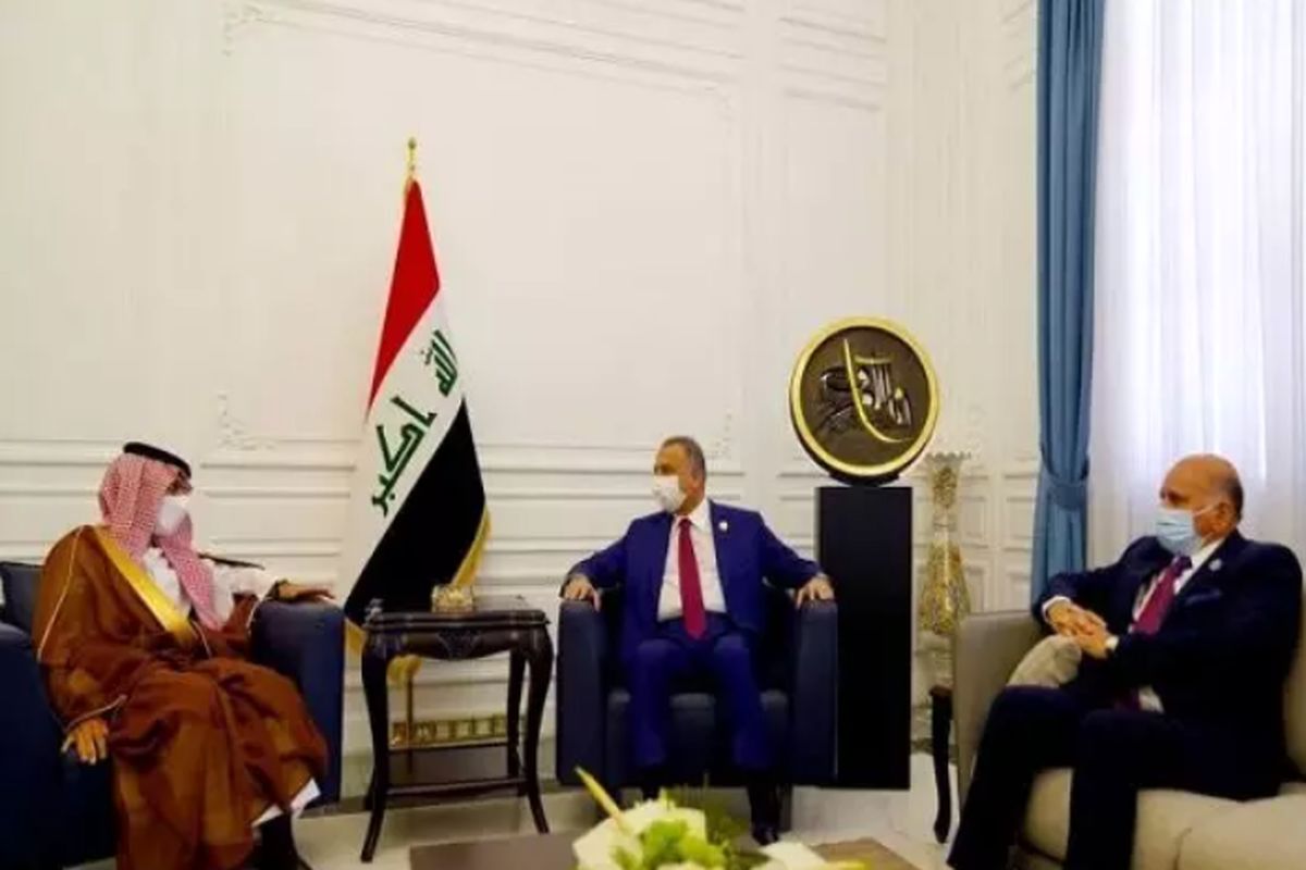دیدار و گفتگوی مصطفی الکاظمی با وزیر خارجه سعودی