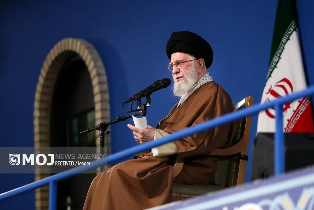 کارگزاران حج  با رهبر انقلاب دیدار کردند