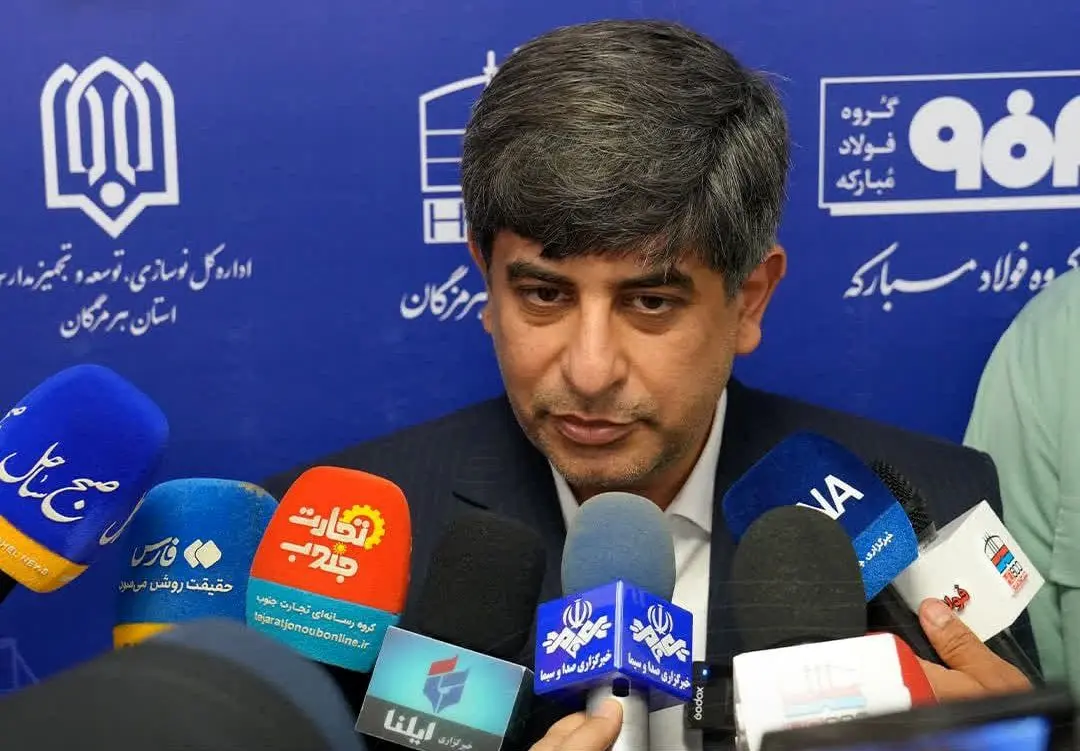 بردن صنایع بزرگ به حاشیه دریا از دغدغه های ما است/گروه فولاد مبارکه ۲۷۰ میلیون دلار طرح فعال در هرمزگان دارد