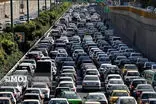 ترافیک در معابر و بزرگراه های تهران پرحجم و سنگین است
