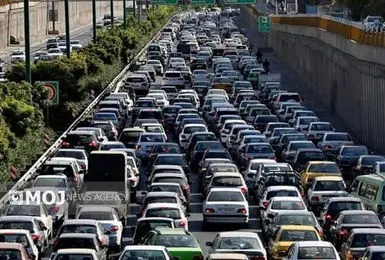 آزادراه تهران–کرج–قزوین زیر بار ترافیک سنگین است