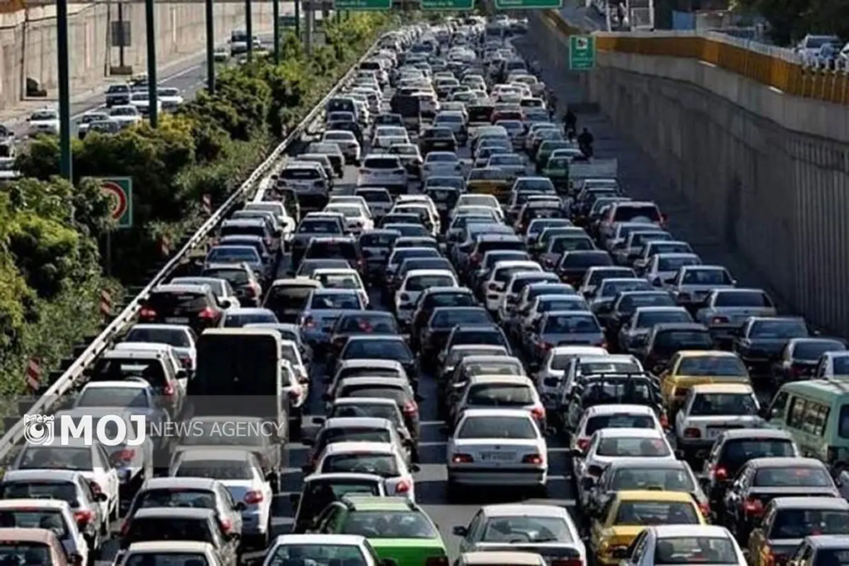 ترافیک سنگین جادههای منتهی به مرز مهران با موج دوم سفر اربعین